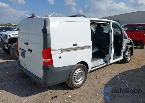 2016 Mercedes-Benz Metris z USA, uszkodzony, nr VIN WD3PG2EA2G3095994